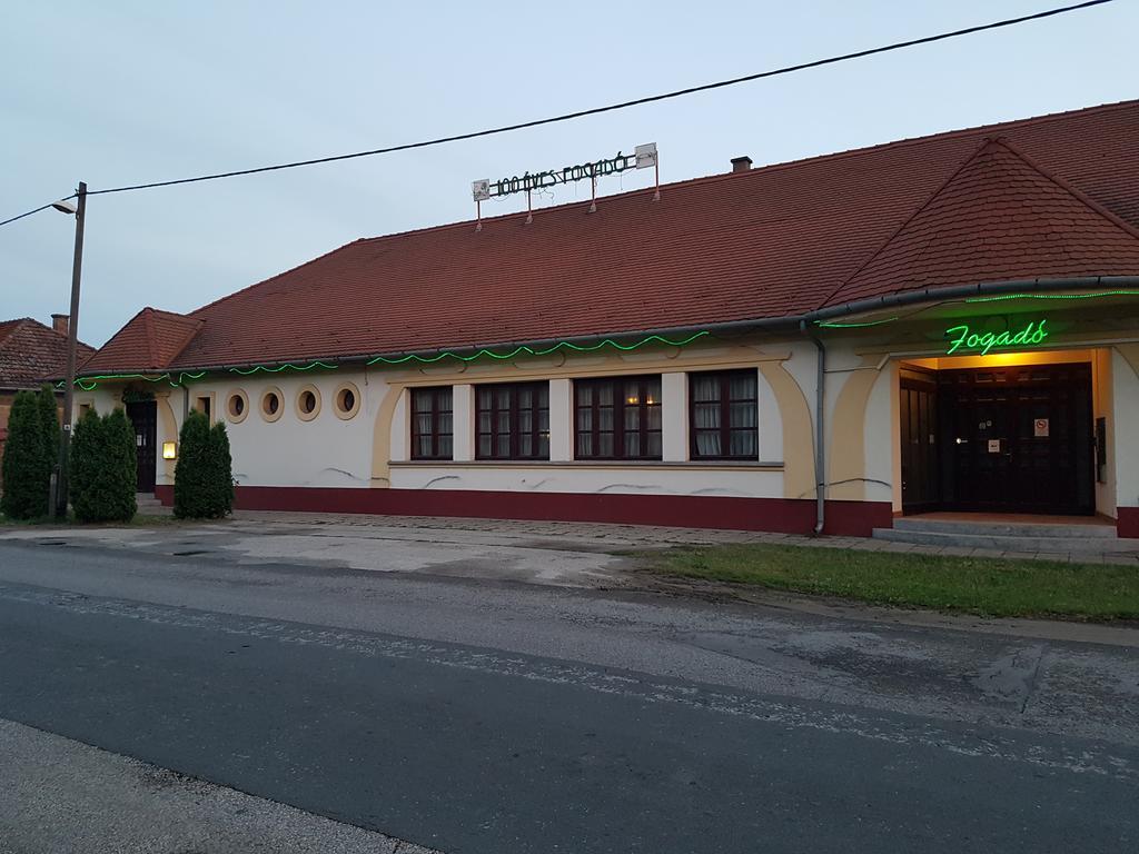 Szatymaz100周年旅馆住宿加早餐旅馆 外观 照片