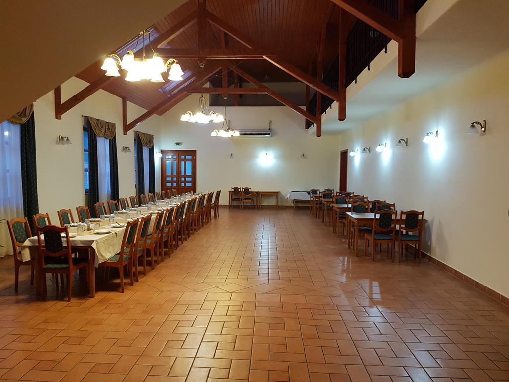 Szatymaz100周年旅馆住宿加早餐旅馆 外观 照片